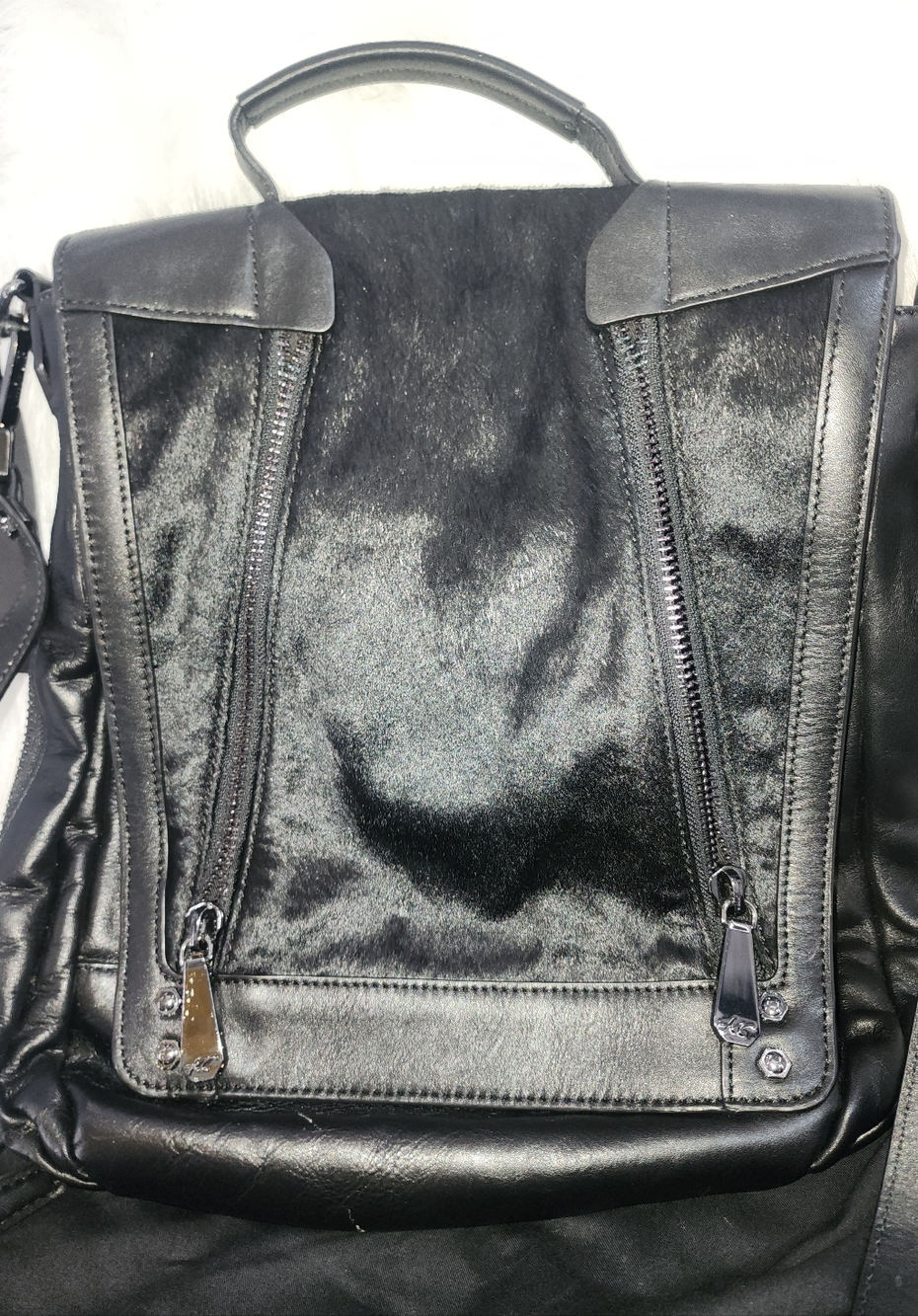 Kenneth Cole Black Leather Crossbody Shoulder Bag w/ Zippers